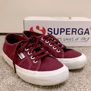 Superga Cotu classics.
